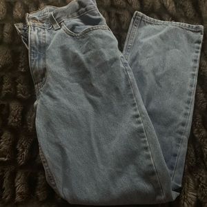 Light wash mom jeans